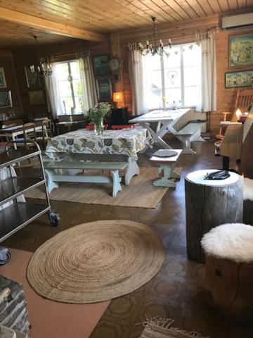 Paeivin Pirtti - Pirttikahvila Ja B&B Луосто Екстер'єр фото
